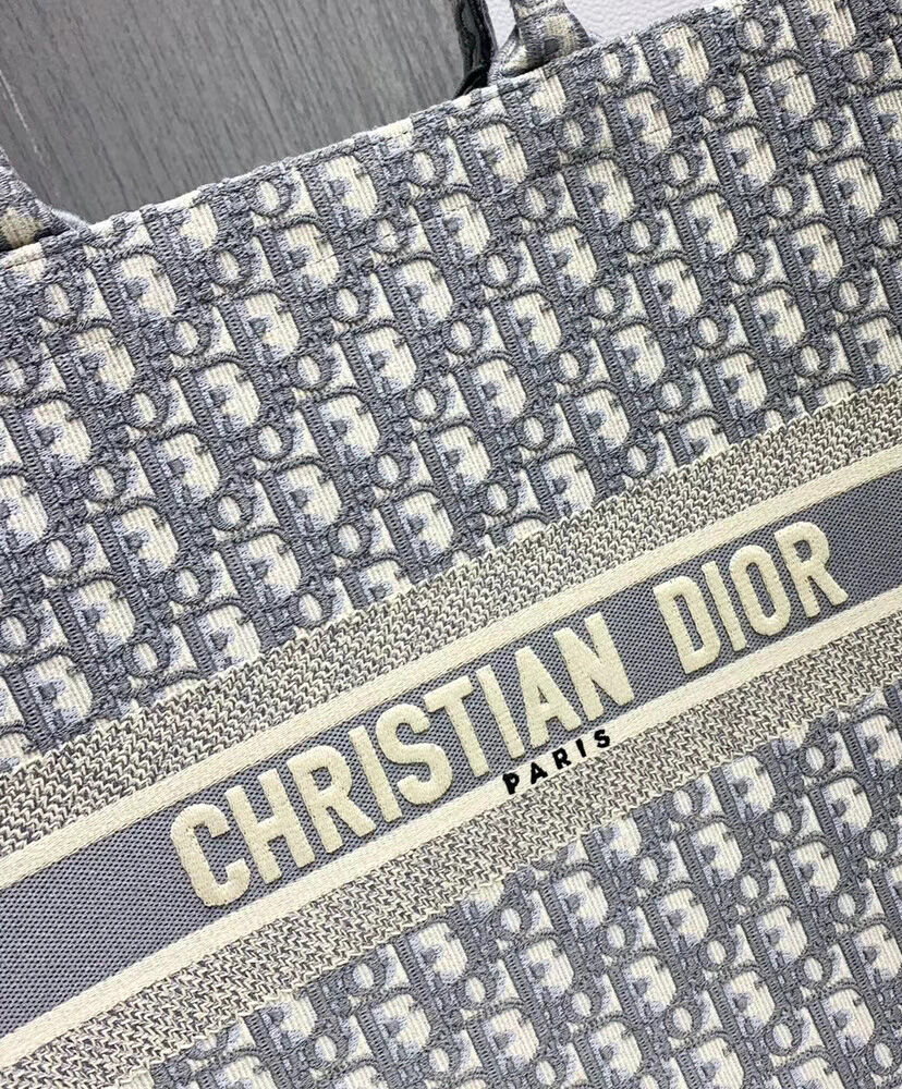 Christian Dior Book Tote With Dior Oblique Embroidery Gray